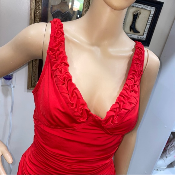 Jantzen Red Ruffle V Neck Swimsuit Size 14 Excellent Condition - Picture 3 of 14